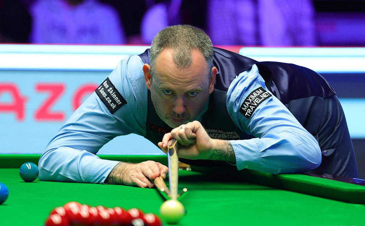 本站比赛他, 霍金斯和吕 本站比赛他, 霍金斯和吕